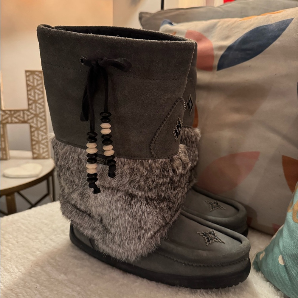 Authentic Solstice Manitoba Mukluks Waterproof Boots Size 7 + Authentic Insoles